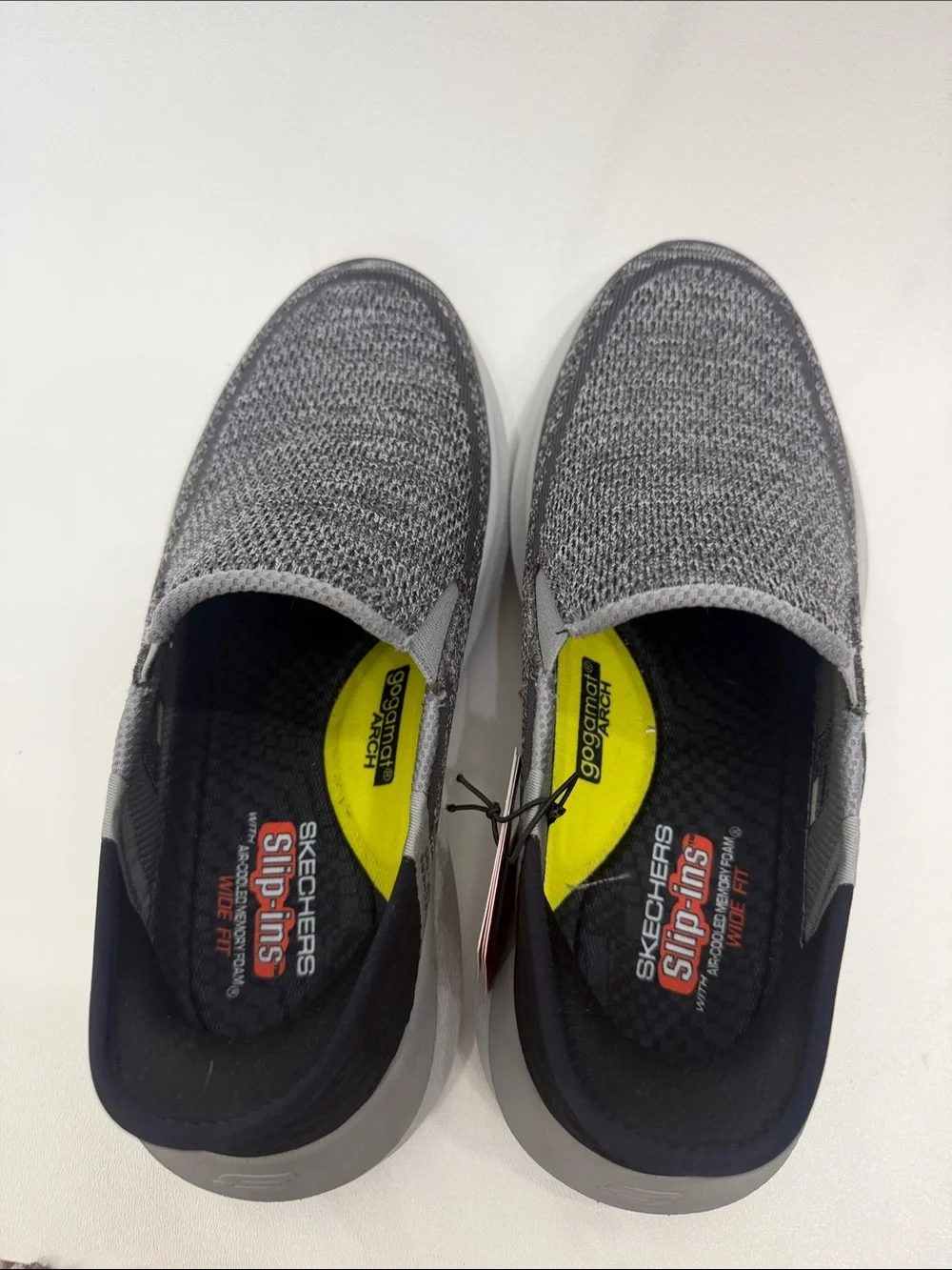 Sketchers Men’s Slip In’s Neville Rovelio Sneakers size 7 Wide fit.NWT